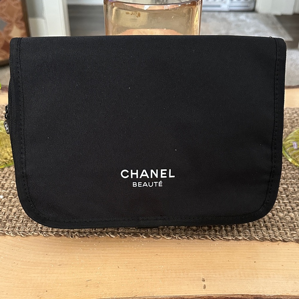 CHANEL Beauté Black Toiletry Bag